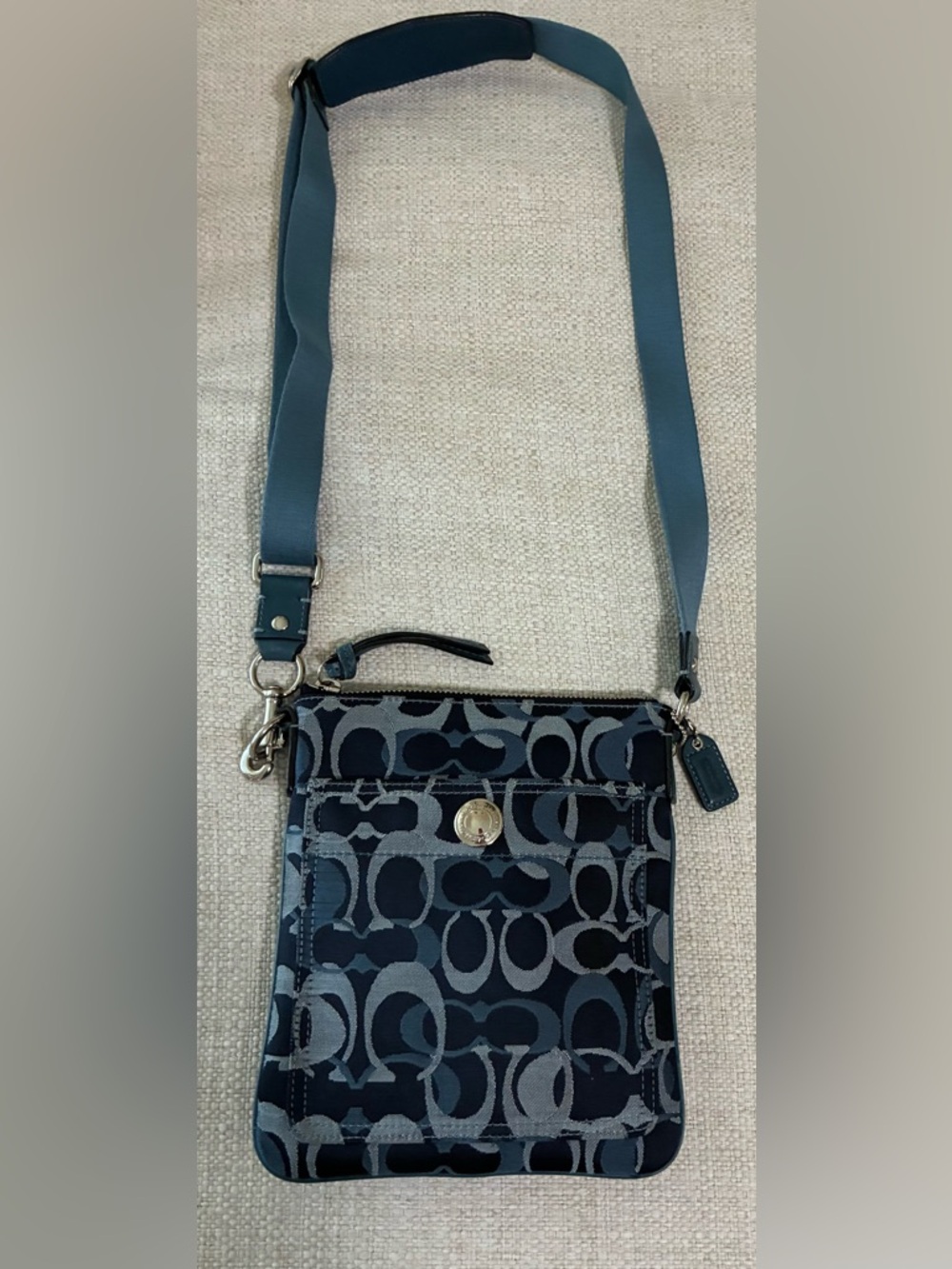 Coach EUC Blue Signature Crossbody  Bag @9”x8” - Picture 4 of 14